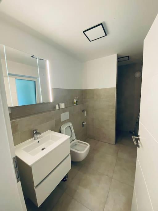 Doreyhome P5 - Zentrale Fuer 5 Pers Nahe Der Altstadt - Parkplatz - Wlan Apartment